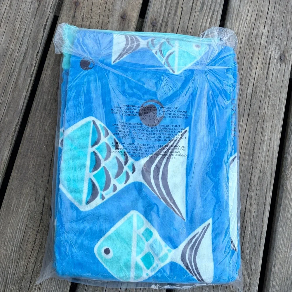 Vera. Bradley Beach towel.  Go fish print in blue new in package.